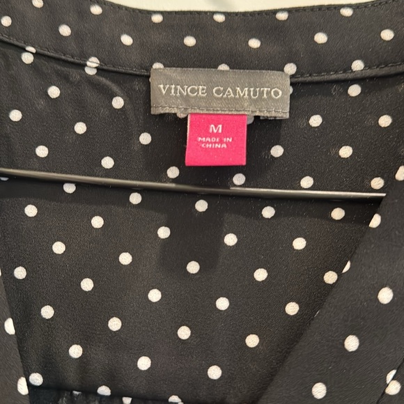 VINCE CAMUTO POLKA DOT SLEEVELESS V-NECK TANK TOP BLOUSE BLACK & WHITE. SIZE M - Picture 2 of 5